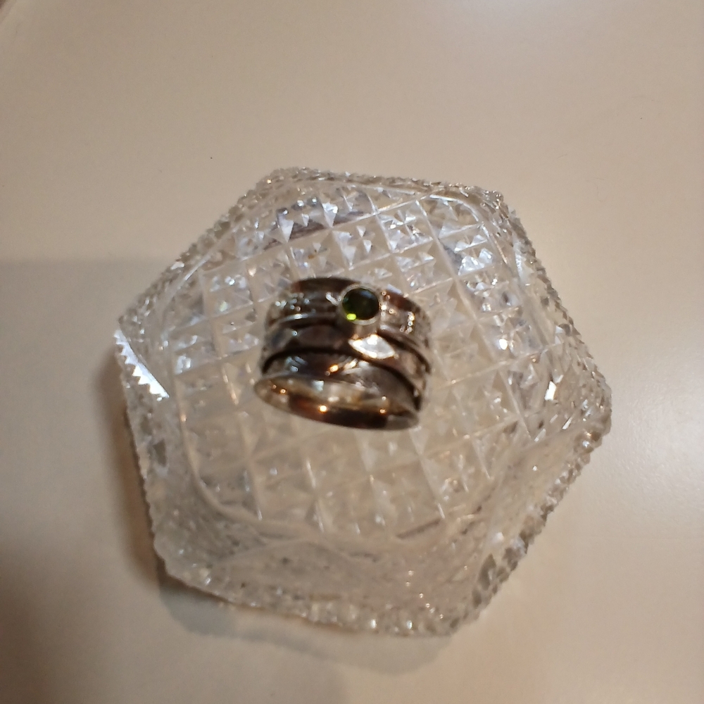 🍁925 Sterling Silver Spin Ring w/ Peridot Accent🍁 - Picture 8 of 8